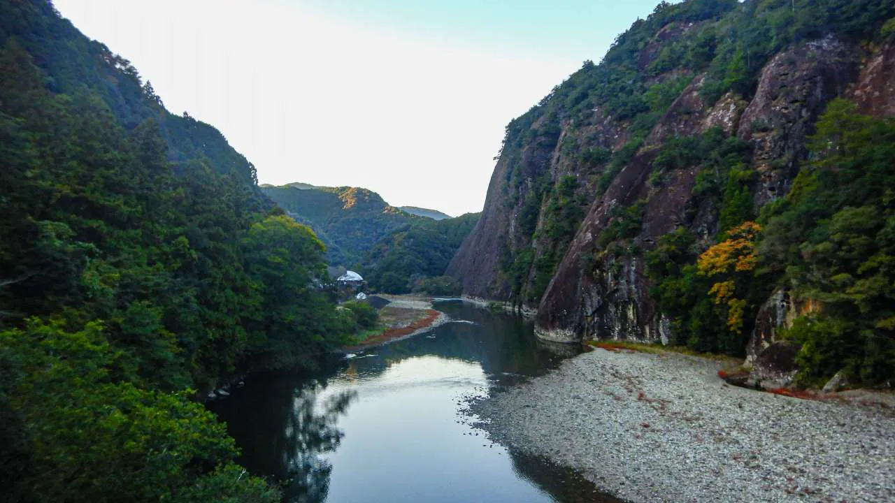 古座川の川と山